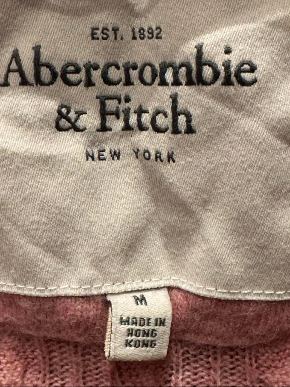 Abercrombie & Fitch Pink Cable V-Neck Sweater MEDIUM - Picture 5 of 7